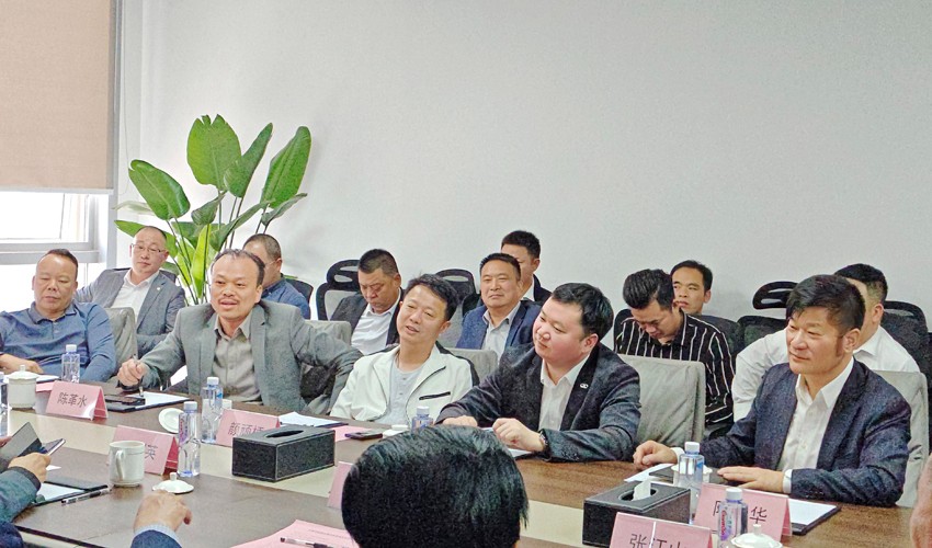 老挝川圹特区主席陈宇君一行到总商会访问交流202414.jpg